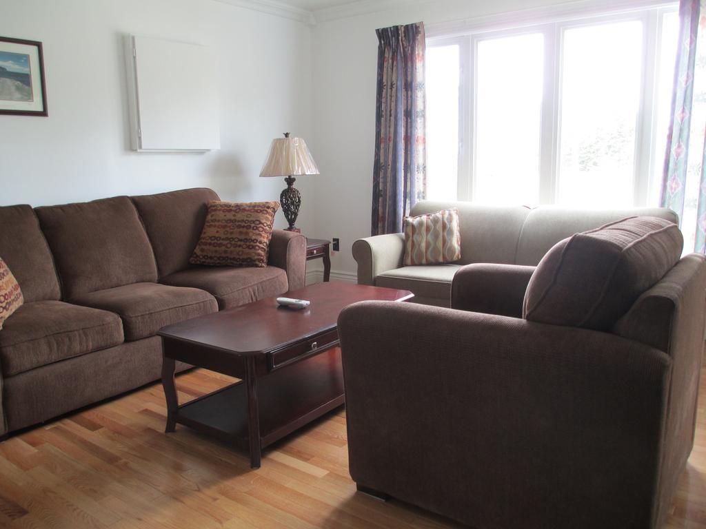 Holyrood Comerford'S Ocean View Suites חדר תמונה