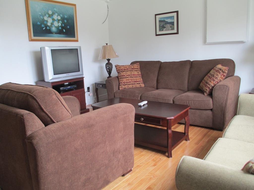 Holyrood Comerford'S Ocean View Suites חדר תמונה