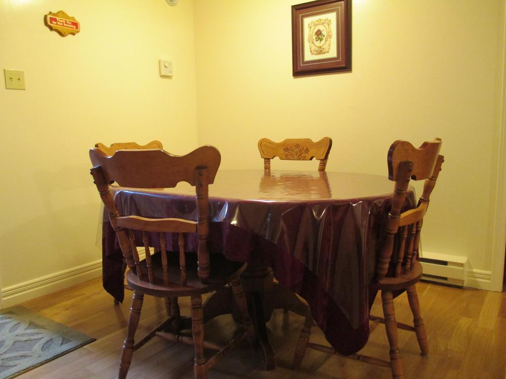 Holyrood Comerford'S Ocean View Suites מראה חיצוני תמונה