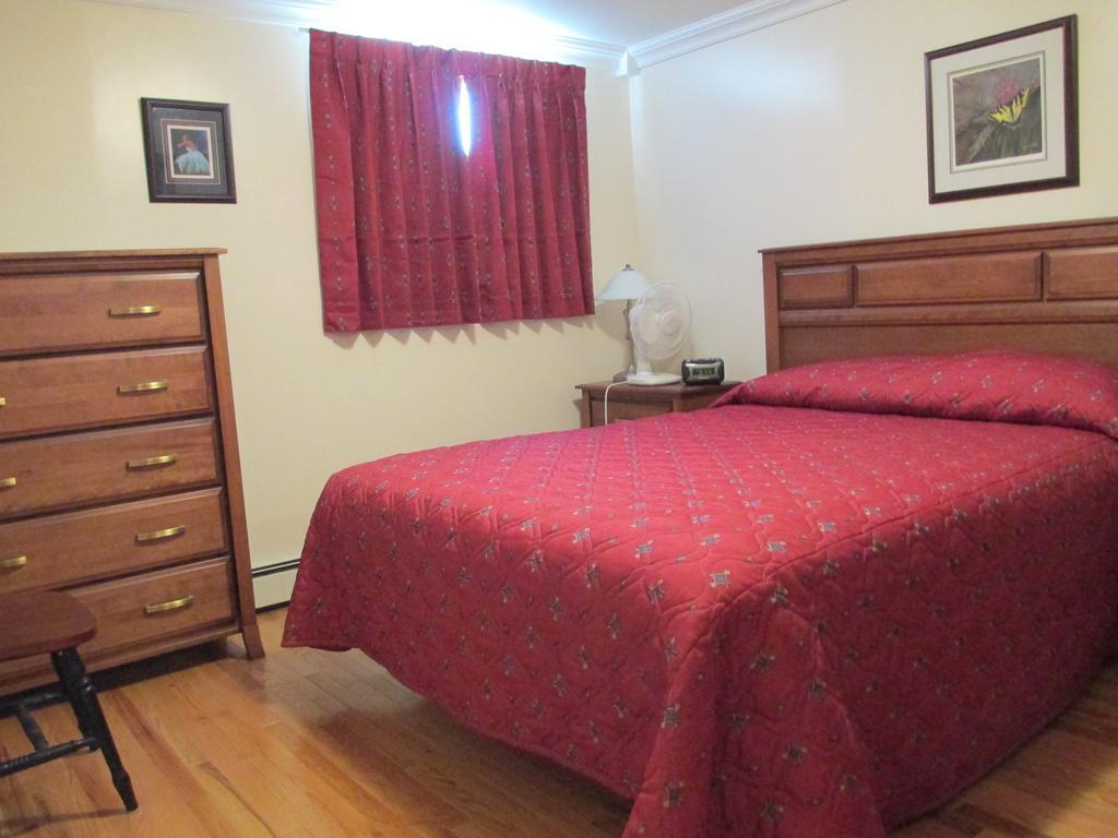 Holyrood Comerford'S Ocean View Suites חדר תמונה