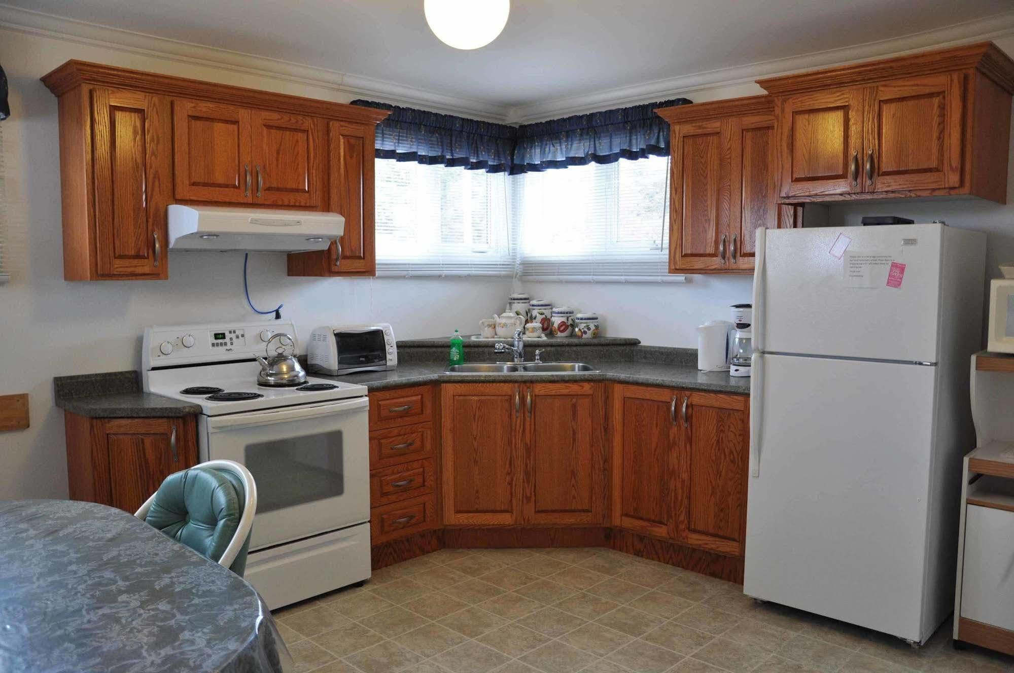 Holyrood Comerford'S Ocean View Suites מראה חיצוני תמונה